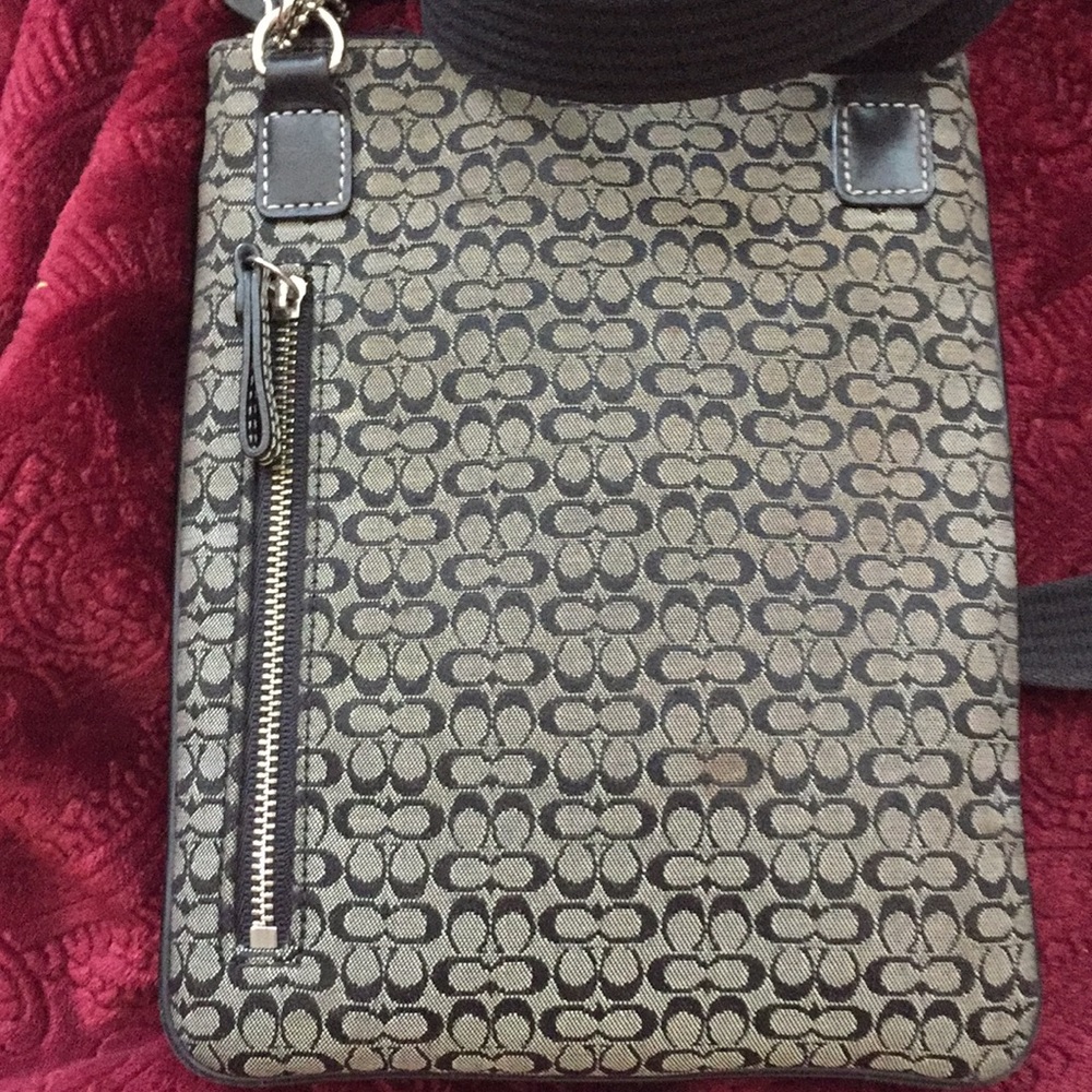 👖Blk/Tan Coach Mini Sig. Bag w long strap👖 - Picture 4 of 6